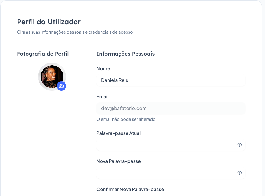 Aba Perfil das Configurações, com fotografia, nome, email e campos de palavra-passe